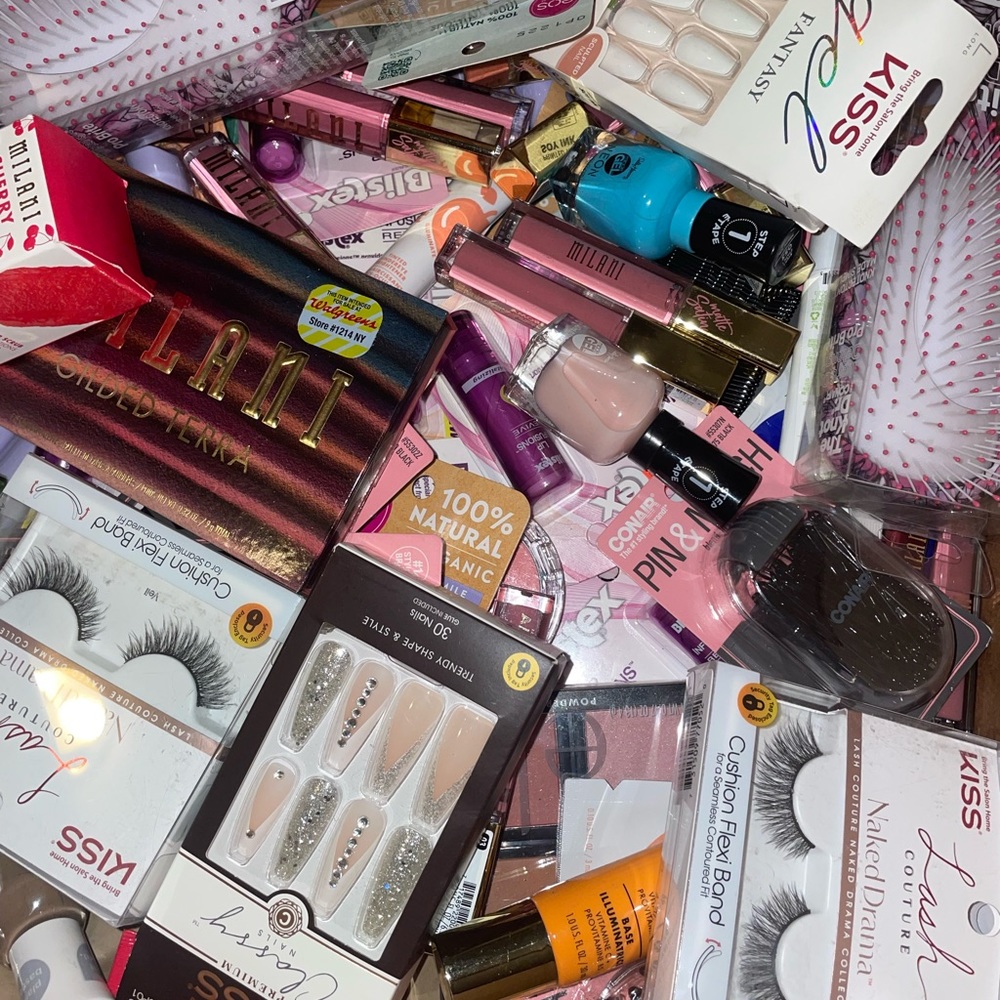 Mystery Beauty Scoops